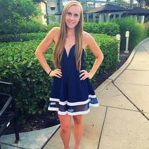 Meet your Posher, Danielle